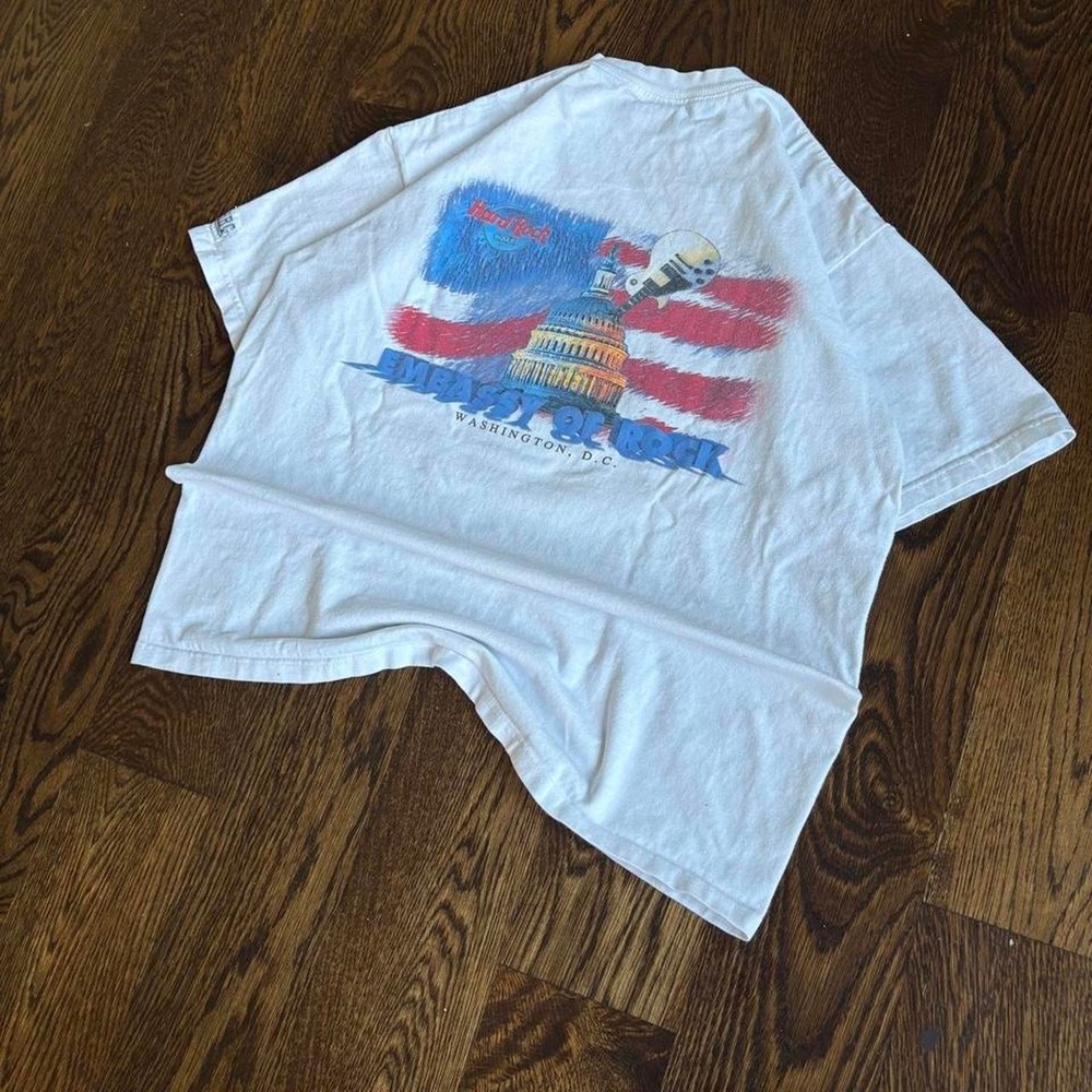 Vintage 90s Hard Rock Cafe Heavy Tee Washington DC Embassy Of Rock Made In USA